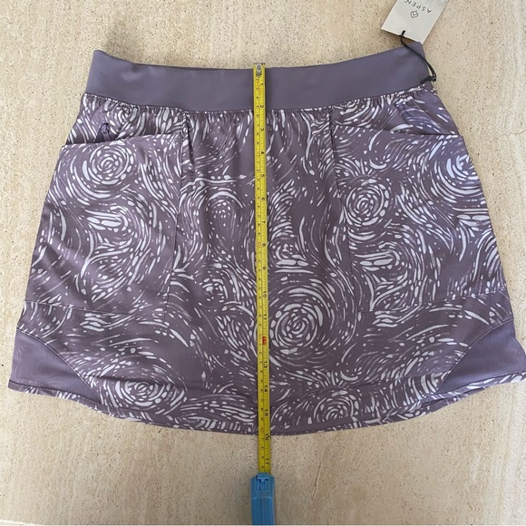 NWT Aspen Printed Mesh Hem Skort - Picture 13 of 15